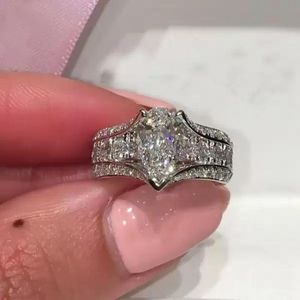 Anneaux de mariage Huitan luxe cristal poire en forme de zircone cubique femmes bandes de mode bijoux dame déclaration doigt pour la fête