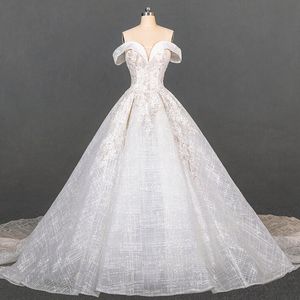 Schlichtes und elegantes, wunderschönes Hochzeitskleid, ärmelloses Kleid mit Applikationen, Schatz-A-Linie, Braut-Schleppe, hochwertiges, maßgeschneidertes, streifenloses Kleid