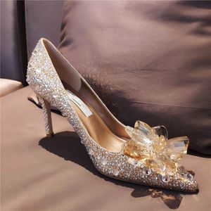 JC Jimmynessity Choo Luxury Högkvalitativ designer JC Leather Pointed Shoes Flat Gold Silver Glitter Pumps Dress Shoe With Original Box
