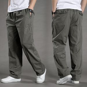 Pantaloni solidi da uomo con molte tasche Pantaloni cargo tattici Pantaloni da combattimento grigio scuro Pantaloni dritti Abbigliamento da uomo stile safari estivo