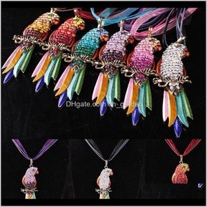 Hängsmycke halsband Colorf Crystal Parrot Halsband Lace Kedja Vänner Pet Bird Pendants För Kvinnor Mode Smycken Gåva 162079 Drop Leverans