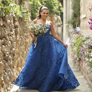 Royal Blue Lace Bridesmaid Dresses Spaghetti Straps Neck A Line Country Maid of Honor Gowns Golvlängd Plus Storlek Organza Bröllop Gästklänning