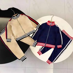 Miúdos Conjuntos de Roupas Meninos Tracksuits Terno Cartas Imprimir 2 Pcs Designer Jaqueta Pant Suits Chidlren Casual Esporte Roupas 90-140 2 Estilos Teen Tracksuit