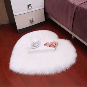 Super Soft Heart Forma Fluffy Tapetes Long Plush Área Rug Shaggy Home Deco Quarto Sala de estar Branco Carpete Carpete 220301