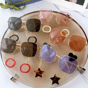 Mens eller kvinnors nya solglasögon 0724 Fashion Rounded Square Metal Frame Chain Temples med den senaste hjärtformade fempekade stjärnans pendantdesigner 1: 1 toppkvalitet