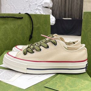 Tasarımcı yıldız dekolte Kanvas ayakkabılar ortak markalı klasik açık hava trendi tarzı erkek ve kadın Kaykay spor ayakkabıları en yüksek kaliteli 35-44 ücretsiz bir ayakkabı bağı
