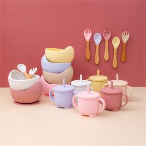 Baby Silicone Bowl Porseware Stark Sucker Straw Cup Gaffelsked 4-Piece Set Cartoon Shape Barn Foder Set 211026