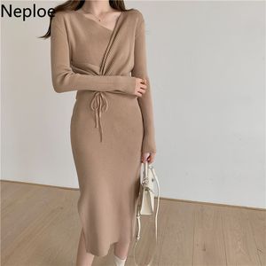 Neploe Långärmad Stickad Klänning Höst Vinter Kläder V-Neck Drawstring Vestidos Slim Waist Robe Eleganta Midi Klänningar 210422