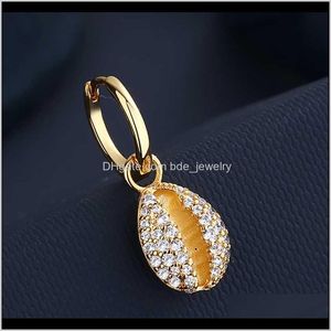Hoop Hie Jewelryeuropean och American Fashion Trendy Gold Yellow Inlaid Crystal Diamond Single Shell örhängen Personlig design Earri Dro