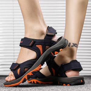 Top Quality Mens Womens Trainer Sport Stor Storlek Gränsöverskridande Sandaler Sommarstrand Skor Casual Sandal Tofflor Ungdom Trendig Andningsbar Utomhus Skod Kod: 23-8816-1