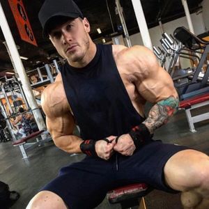 Ny sommar MuscleGuys Workout Vest Tank Top Men Bodybuilding Ärmlös Top Muskelskjorta Fitness Tank Gym Strängring Singlet 210421