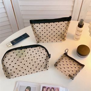 Kvinnor Hjärtprickar Mesh Zipper Cosmetic Case Transparent Makeup toalettartilagring Organiser för flickor Fashion Pencil Pen Bag Fall