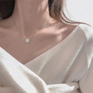 Snowflake Necklace for Women Sterling Clavicle Chain Ins Simple All-Match Design Rose Girlfriends