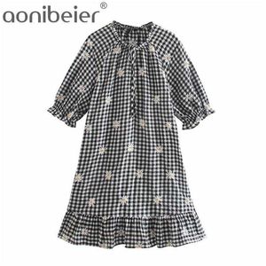 Small Daisy Embroidery Women Loose Dress Puff Sleeve Tied Neck Mini Summer Female Plaid es Casual Ruffles 210604