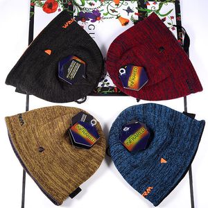 Unisex Beanies 패션 편지 가역 니트 모자 겨울 양털 해골 모자 양면 착용 보닛 모자 디자이너 Beanie 야외 뜨개질 모자 2023