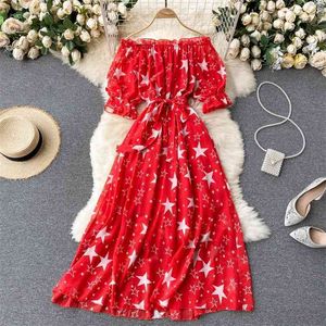 Temperament Vestidos Female Sweet Wood Ear Side Collar Strapless Puff Sleeve Star Print Holiday Midi Dress GK739 210506