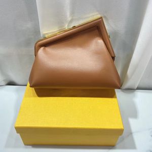 محفظة حقائب اليد الجلدية 5A طباعة رسائل 2022 فاخرة مصممين جدد سيدة أكياس الكتف