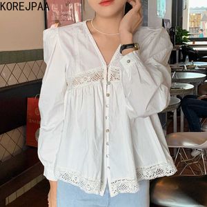 KOREJPAA Camisa Mulheres Verão Coreano Coroa Meninas Suave V-Neck Único-Breasted Stitching Hollow Design Buff Manga Boneca Boneca 210526