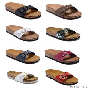 2021 New Hot Men Women Sandals Shoes Slippers Leather beach shoes Summer Wide Flat Lady Slipper 34-47