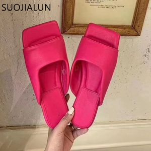 Suojialun 2020 Новые Летние Женщины Тапочка Мода Вышивка Женщины скольжения на слайдах Квадратный Носок Плоские Повседневные Флопы Пляжные тапочки DRER34242