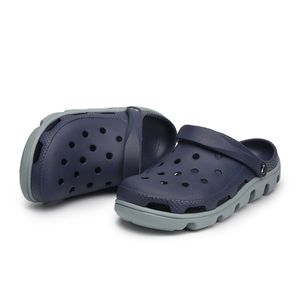 Pantoufles colorées pour hommes Plage de sable pour femmes Chaussures trouées Respirantes et légères Tongs Designers de luxe Tongs de marche Tongs en gros