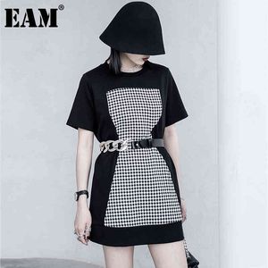 [EAM]女性黒格子縞スプライスビッグサイズカジュアルTシャツラウンドネック半袖ファッションスプリングサマー1DD7551 210512