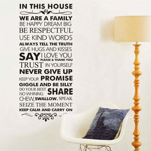 W tym domu Reguły Rodzina Home Decor Quotes Naklejka ścienna 8084 Dekoracyjne Adesivo De Parede Naklejka Wall Sticker Wall Art 210420