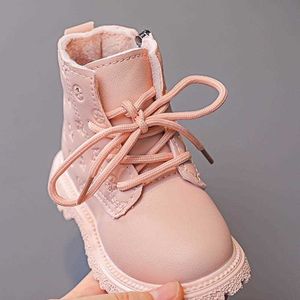ブーツ英国スタイルの子供冬暖かい綿の赤ちゃん防水靴の女の子の短いSapatilhas Infantilサイズ21-30