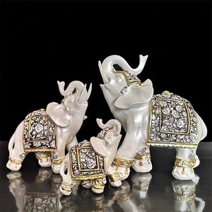 Criativo Lucky Elefante Estátua Estatuetas Resina Escritório Miniaturas Dourado Feng Shui Ornamento Decoração de Casa 211101