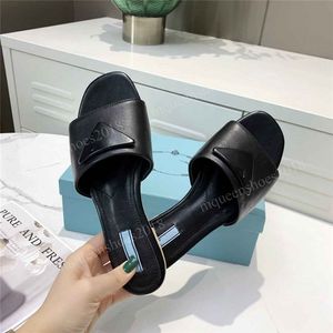 Womens P Slippers Summer Slide Real Soft Leather Flip Flops Stylish Slipper Sexy Flat Heels Lady Sandali Classic Open Toe Casual Sandals Black Scuffs Shoes