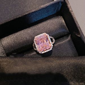 클래식 핑크 지르코니아 여성 반지 패션 레트로 심장 모양의 반지 라인 석 성격 야외 파티 우아한 쥬얼리 결혼 선물