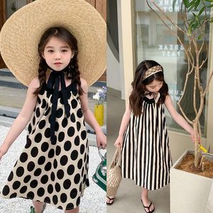 Abiti da ragazza 2022 Summer Girls Dress Wave Point Neck senza maniche Princess Children Wear 3-8 Years Old Girl Stripe