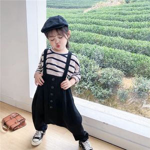 Spring Long-sleeved Children's Suit Cotton Striped T-shirt + Single-breasted Knitted Cross-pants Girls Clothes Bib 2Pcs 210515