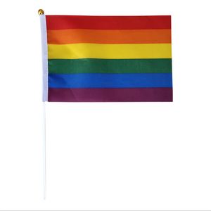 Regenbogen-Gay-Pride-Stabflagge mit Fahnenmast, 12,7 x 20,3 cm, Handfahne, schwenkbar, Banner, Haltegriff mit goldener Oberseite, Regenbogen-Gay-Pride-Flagge 1394 V2