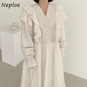 V Neck Double Ruffles Lace Hook Flower Dress Women High Waist Hip Mermaid Long Vestidos Fllare Sleeve Loose Robe 210422