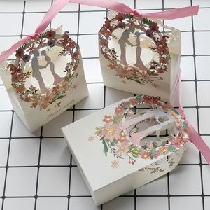 Danke Geschenkbox großhandel-Hochzeitsgeschenkboxen Verpackung Süße Süßigkeiten Wrap Braut Bräutigam Blume Kleine Geschenkbox danke Verpackung Papiertüten für Gäste Favors Partei liefert