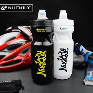NUCKILY 610ML Bottiglia d'acqua per bicicletta Mountain Bike Bottiglia da equitazione all'aperto Bottiglia d'acqua portatile di grande volume per ciclismo Y0915