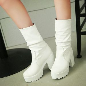 Stivali classici Lady Winter Solid Brand High Heel Women Block Platform Plated Toe Shoes Woman