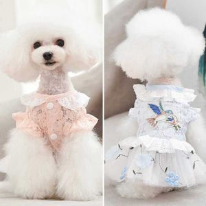 Summer lace tulle vestidos roupas para animais de estimação para festa de cão pequeno casamento bordado voando saia de pássaro traje chihuahua pelúcia