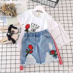 Moda Kids Roses T-shirt i haft Ripped Jeans Spódnica 2 sztuk Ubrania Zestaw Małe Dziewczynki 2-6yrs White Bawełniane Tees Outfit 210529