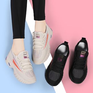 Tasarım Sneakers Spor Ayakkabı Erkekler Kadın Eğitmen Vintage Lüks Chaussures Bayanlar Spor Rahat Ayakkabı Tasarımcıları Runner Sneaker 004