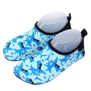 85Ab Maluch Dzieci Pływać Buty Wodne Baby Dziecko Szybko suchy Niepoślizgowy Cute Cartoon Crab Printed Barefoot Aqua Skarpety do basenu na plaży X0728