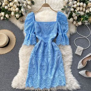 SINGREINY Design Hollow Lace Dress Donna Coreano Colletto quadrato Manica a sbuffo Abiti slim Summer Chic Elegante abito corto da vacanza 210419