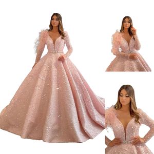 Lekki Różowy Księżniczka Quinceanera Dress Feather V Neck Glitter Cekiny Kwiaty Party Sweet 16 Suknia Vestidos DE 15 Años