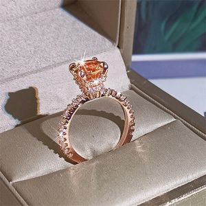 Choucong Lüks Jewerly Alyans 925 Ayar Silverrose Altın Doldurun Yuvarlak Kesim Şampanya CZ DioAmond Kadınlar Sonsuzluk Nişan Band Yüzük Lover Hediye Için