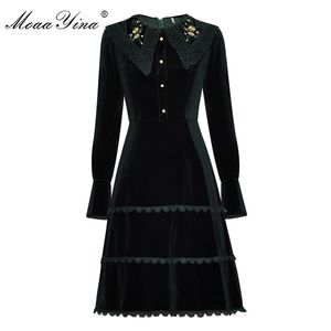Fashion Designer dress Spring Women's Dress Embroidery turn-down collar Long sleeve Velvet Slim Elegant Vintage Dresses 210524