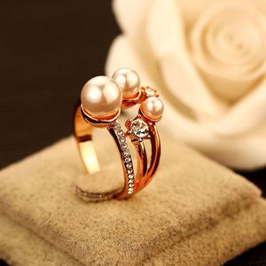 Bröllopsringar Fashion Rose Gold Metal Pearl Ring Classic Round Jewelry Simulated Crown for Women Ball Shaped Rhinestones