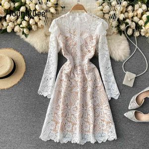 Young Gee Fashion Banway Kvinnors Klänning Långärmad Hål Ut Lace Blommor Slim Elegant Party Dresses Vestidos de Fiesta X0521