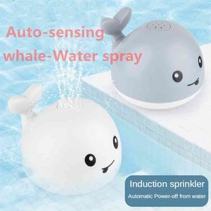selling Lovely LED Flashing Bath Toys Ball Water Squirting Sprinkler Baby Shower Kids kids water toys 210712