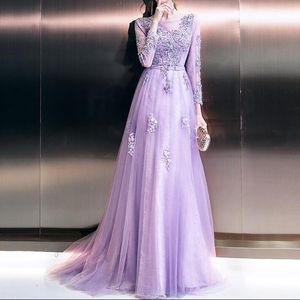 Светло-фиолетовый вечернее платье три четверти рукава на шнуровке задней части тюль кружева выпускные платья цветочные аппликации с бисером блестки